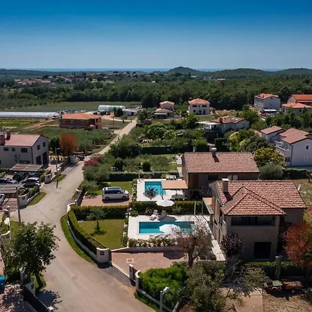 Modern Vallis With Pool And Jacuzzi In Villa